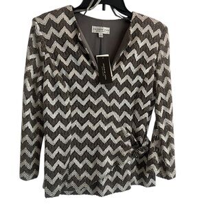 NWT Jackie Jon Women’s Gunmetal Silver Shimmery Chevron Blouse Size Large